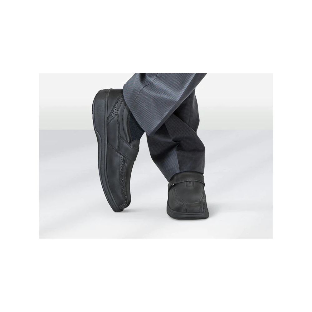 Orthofeet Lincoln Center - Men's Orthopedic Shoes | Flow Feet