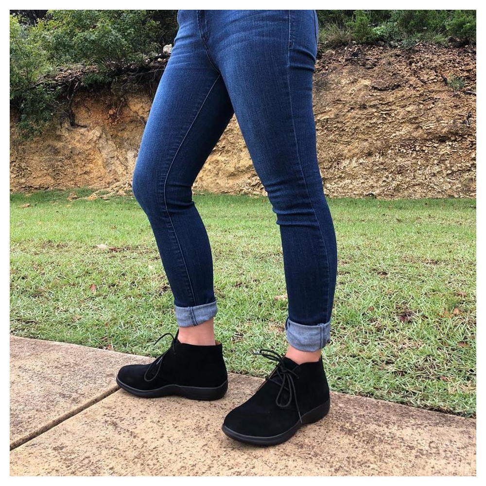 Comfort Cara Chukka Boot Women's Dress Shoes Flow Feet