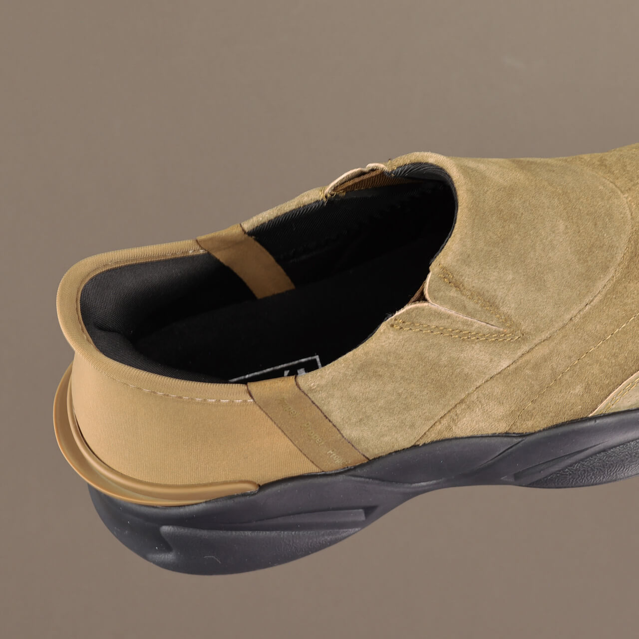 Collapsible heel hands-free style